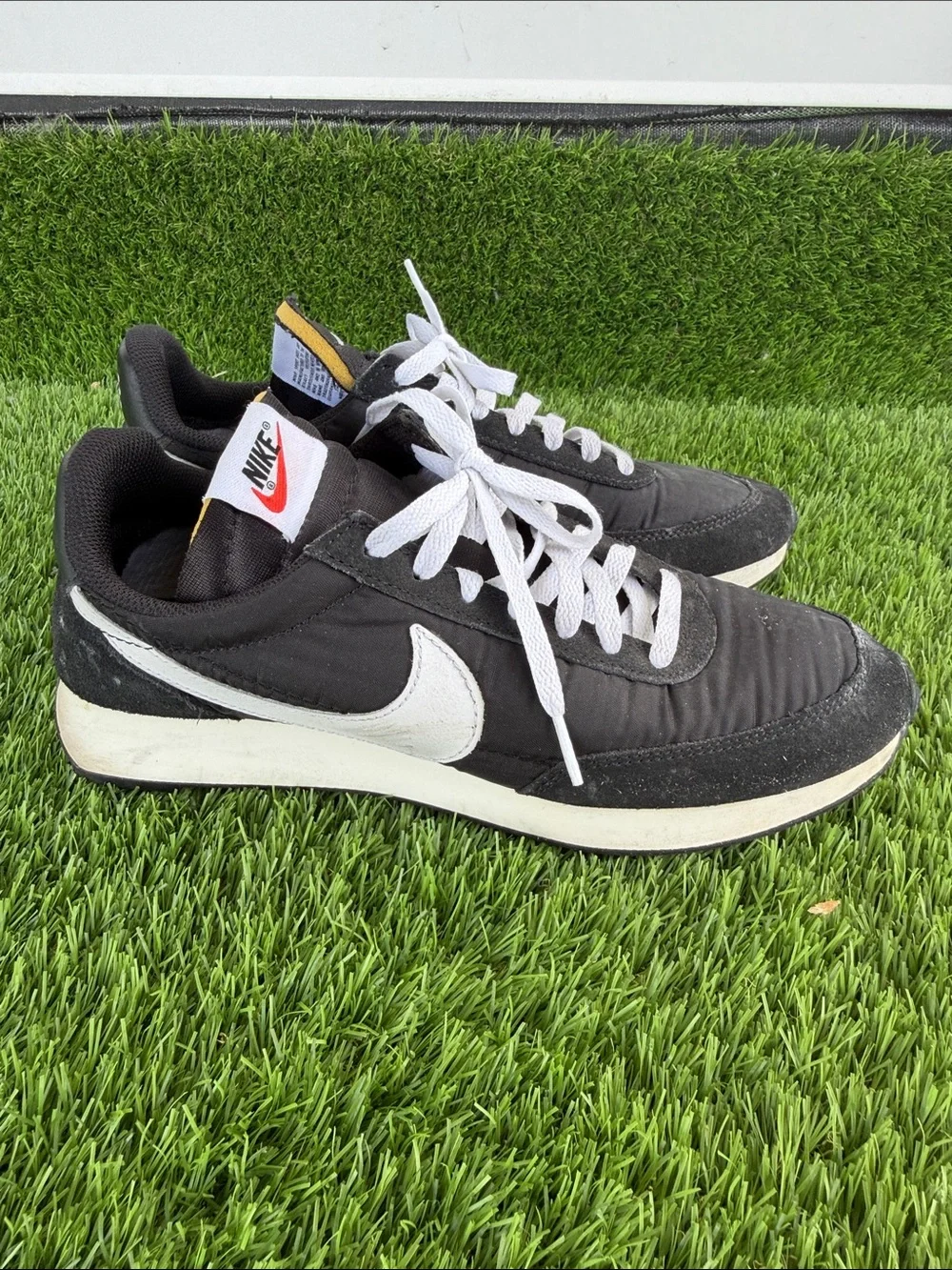Nike Men’s Black and White Casual Retro Sneakers